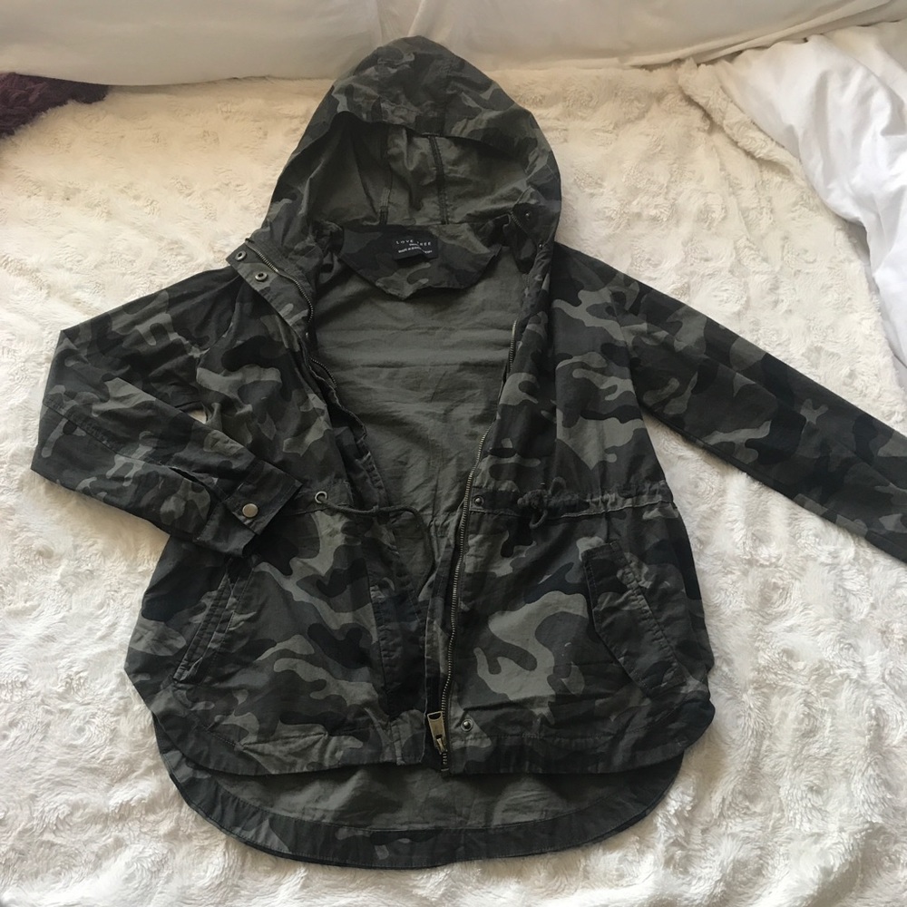 Lengthy Camo Jacket 💚